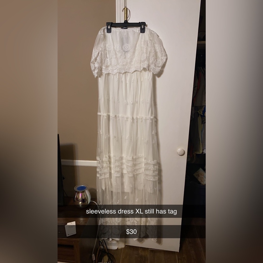 sleeveless white dress! lace outlines